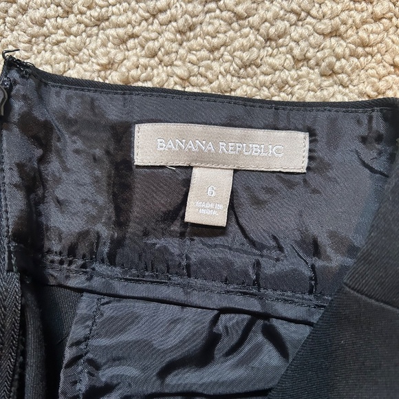Banana Republic Black Pencil Skirt - Picture 6 of 7